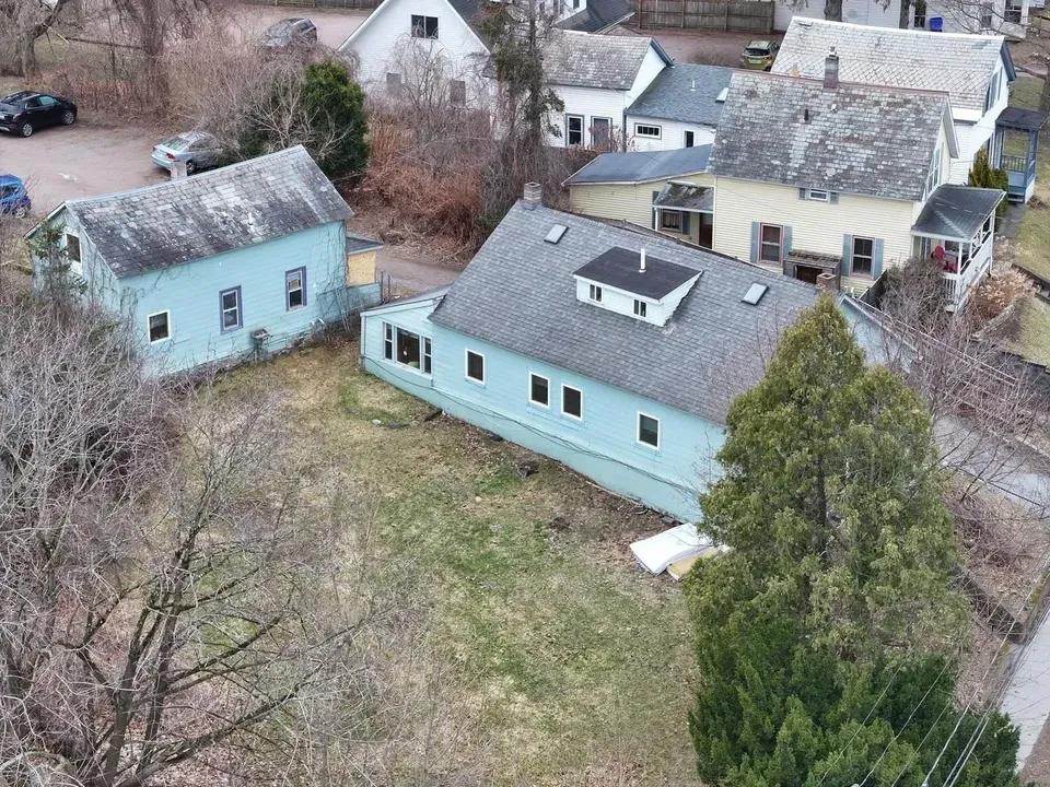 3 Bed 2 Bath Modern Contemporary Residence in Burlington, VT - 5