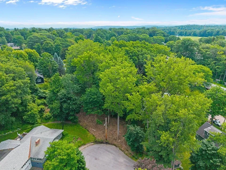 3 Bed 2 Bath Modern Contemporary Residence in Burlington, VT