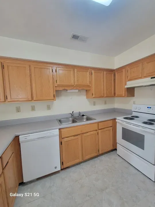 3 Bed 2 Bath Modern Contemporary Residence in Chesapeake, VA - 1