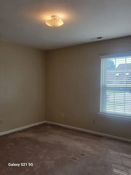 3 Bed 2 Bath Modern Contemporary Residence in Chesapeake, VA - 5