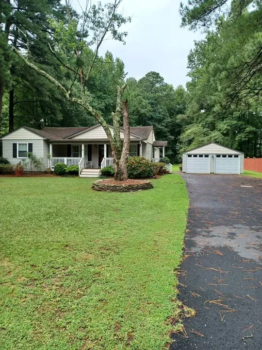 3 Bed 2 Bath Modern Contemporary Residence in Chesapeake, VA - 2
