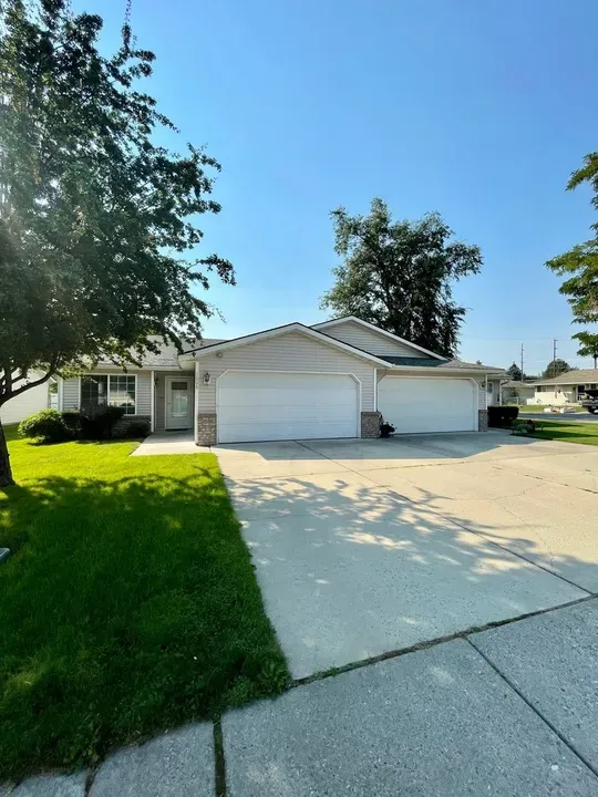 3 Bed 2 Bath Modern Contemporary Residence in Coeur d Alene, ID - 2