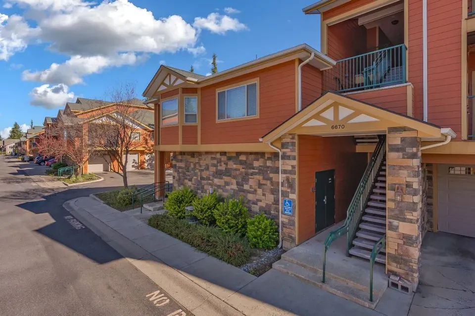 3 Bed 2 Bath Modern Contemporary Residence in Coeur d Alene, ID - 1