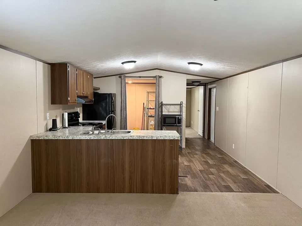 3 Bed 2 Bath Modern Contemporary Residence in College Station, TX - 5