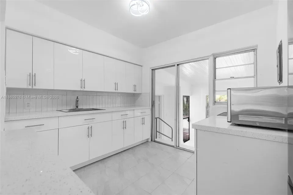 3 Bed 2 Bath Modern Contemporary Residence in Coral Gables, FL - 4