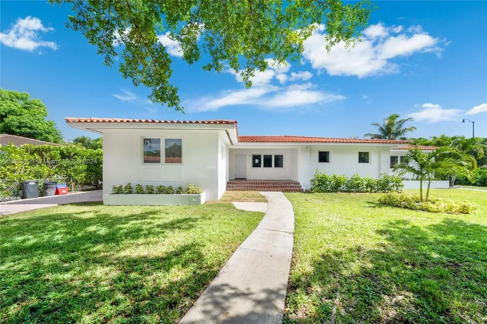 3 Bed 2 Bath Modern Contemporary Residence in Coral Gables, FL - 1