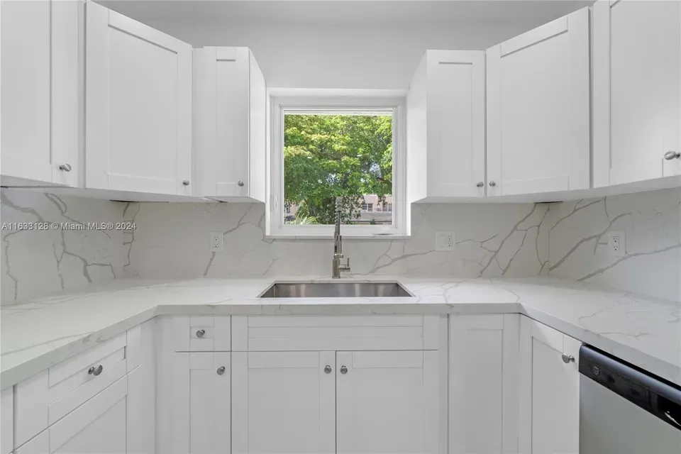 3 Bed 2 Bath Modern Contemporary Residence in Coral Gables, FL - 5