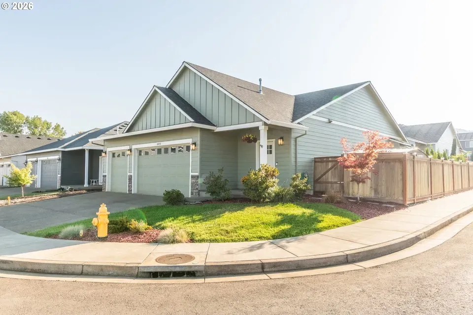 3 Bed 2 Bath Modern Contemporary Residence in Corvallis, OR - 2