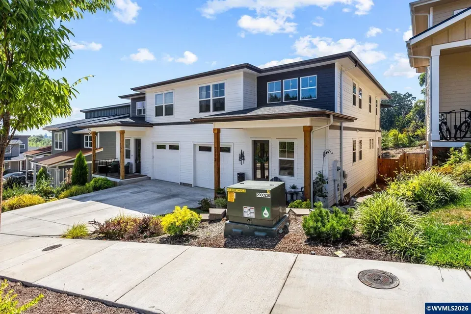 3 Bed 2 Bath Modern Contemporary Residence in Corvallis, OR