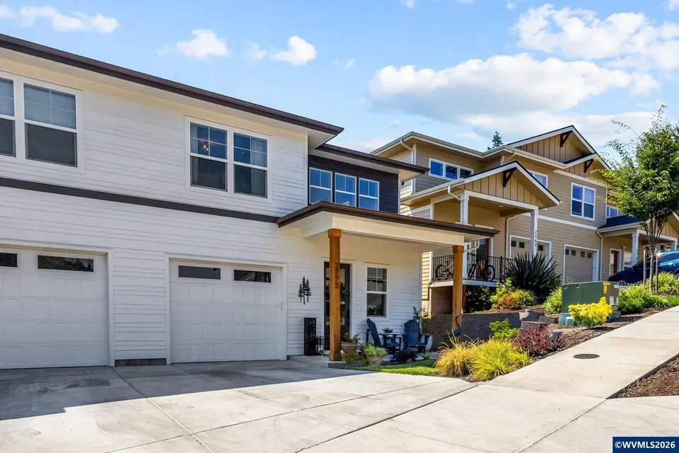 3 Bed 2 Bath Modern Contemporary Residence in Corvallis, OR - 2