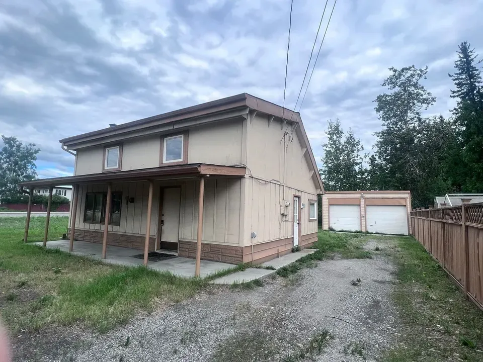 3 Bed 2 Bath Modern Contemporary Residence in Fairbanks, AK - 1