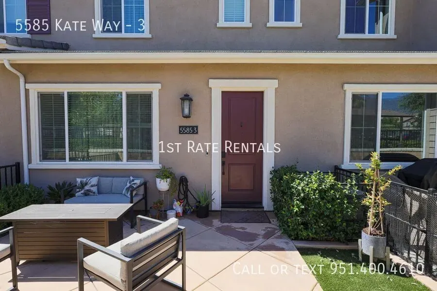 3 Bed 2 Bath Modern Contemporary Residence in Fontana, CA - 2