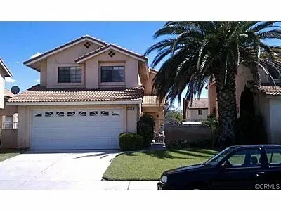 3 Bed 2 Bath Modern Contemporary Residence in Fontana, CA