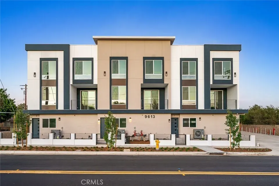 3 Bed 2 Bath Modern Contemporary Residence in Fontana, CA - 5