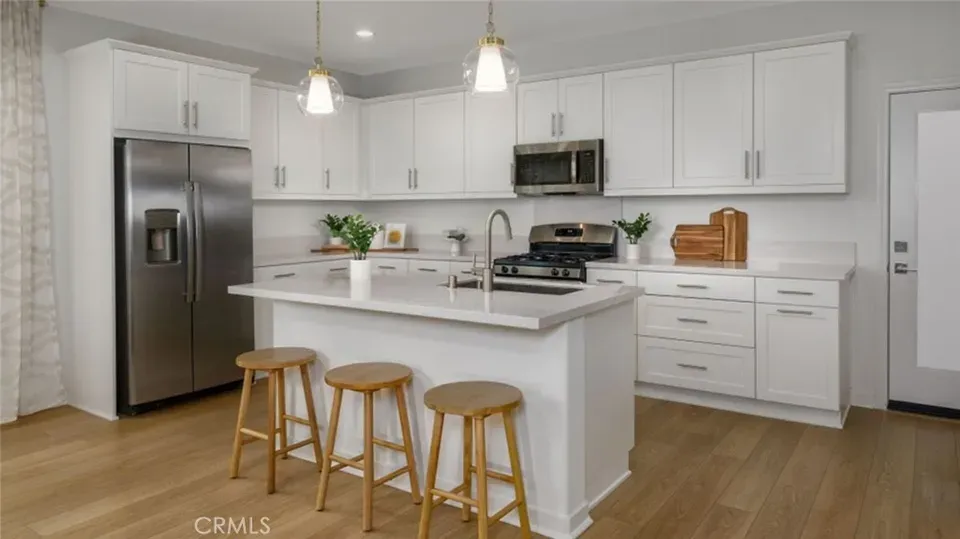 3 Bed 2 Bath Modern Contemporary Residence in Fontana, CA