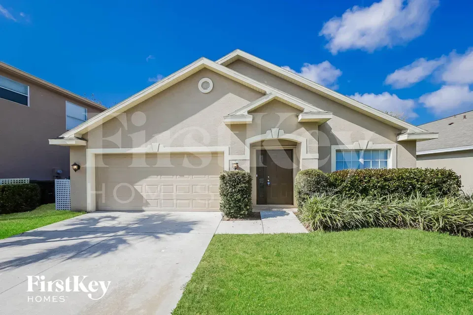 3 Bed 2 Bath Modern Contemporary Residence in Fort Myers, FL - 1