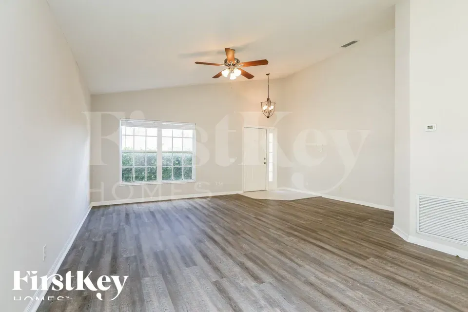 3 Bed 2 Bath Modern Contemporary Residence in Fort Myers, FL - 3