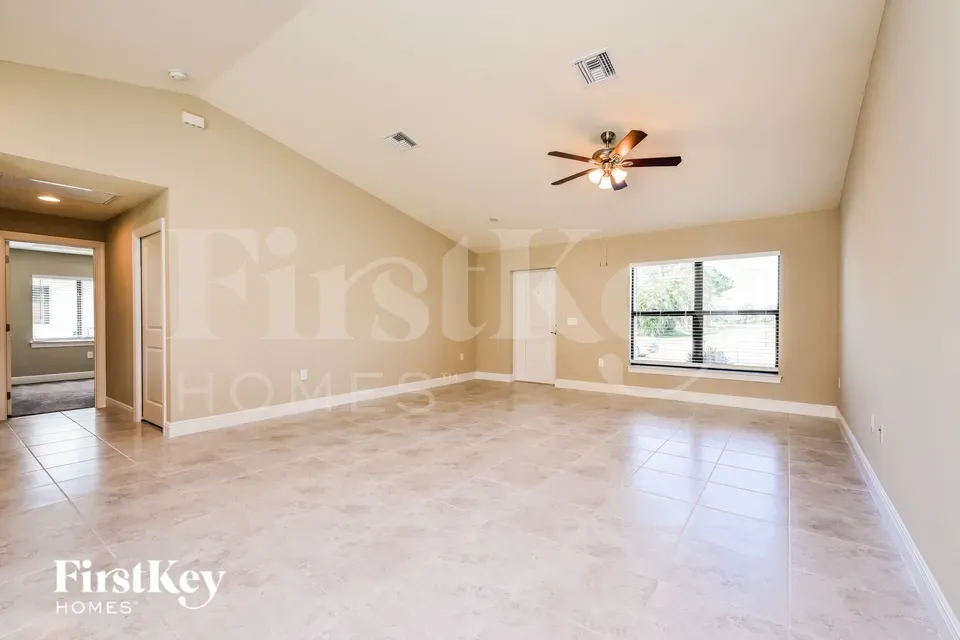 3 Bed 2 Bath Modern Contemporary Residence in Fort Myers, FL - 4
