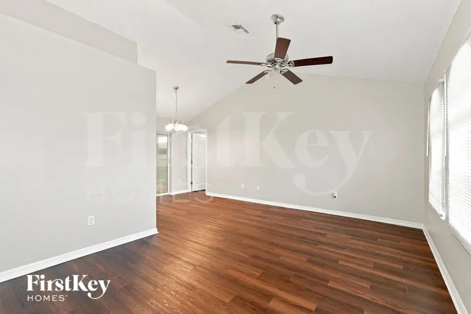 3 Bed 2 Bath Modern Contemporary Residence in Fort Myers, FL - 4