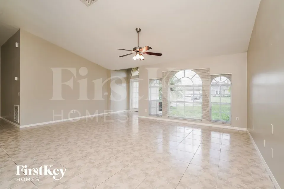 3 Bed 2 Bath Modern Contemporary Residence in Fort Myers, FL - 4