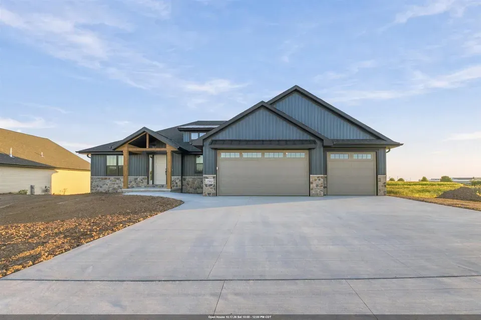 3 Bed 2 Bath Modern Contemporary Residence in Green Bay, WI