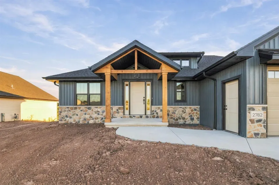 3 Bed 2 Bath Modern Contemporary Residence in Green Bay, WI - 3
