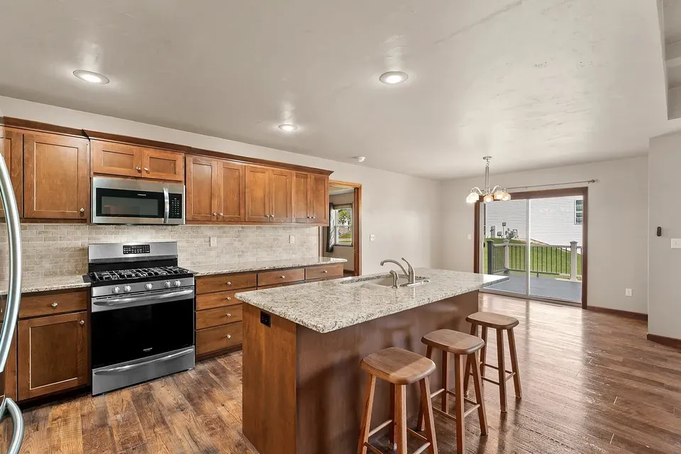 3 Bed 2 Bath Modern Contemporary Residence in Green Bay, WI - 4