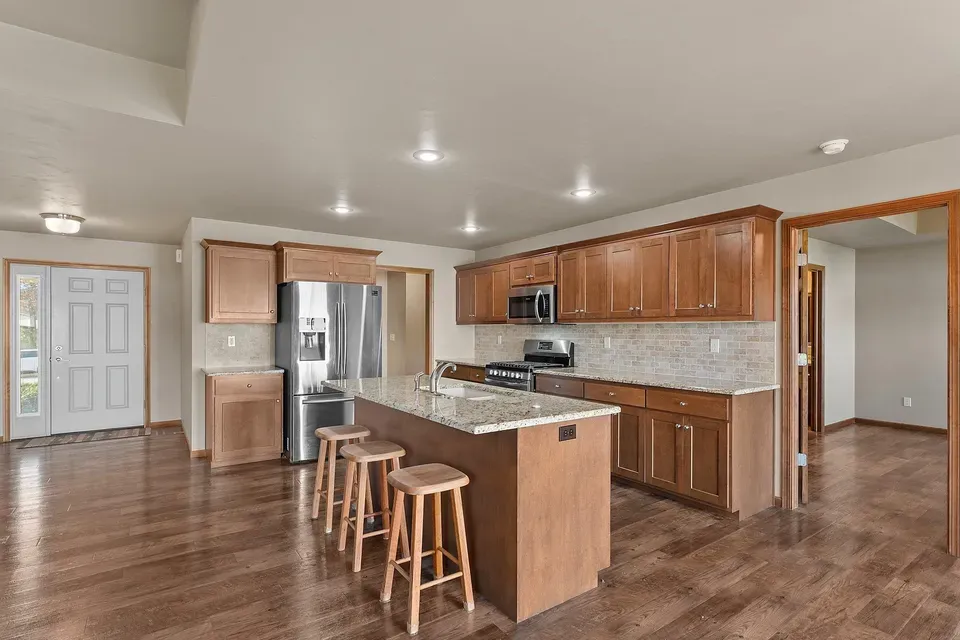 3 Bed 2 Bath Modern Contemporary Residence in Green Bay, WI - 5