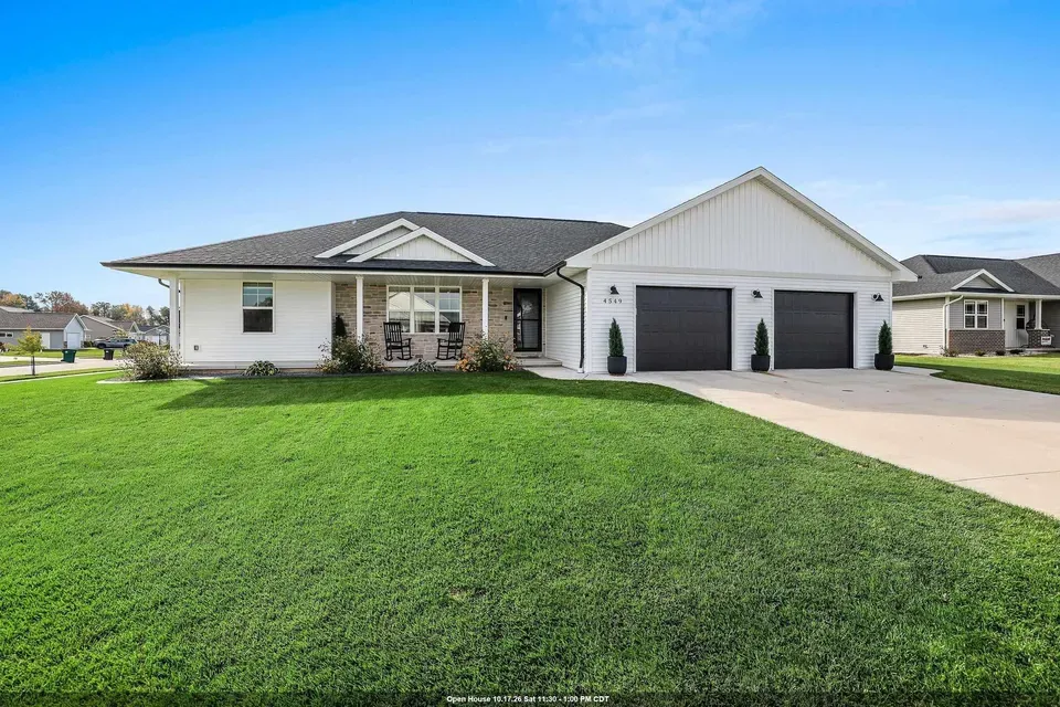 3 Bed 2 Bath Modern Contemporary Residence in Green Bay, WI - 1