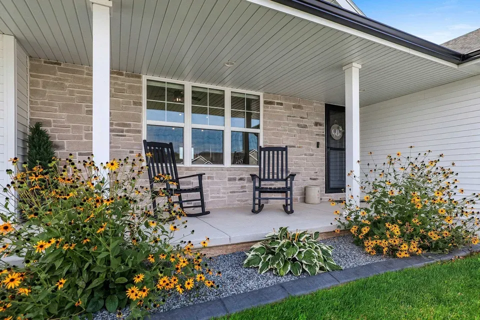 3 Bed 2 Bath Modern Contemporary Residence in Green Bay, WI - 2