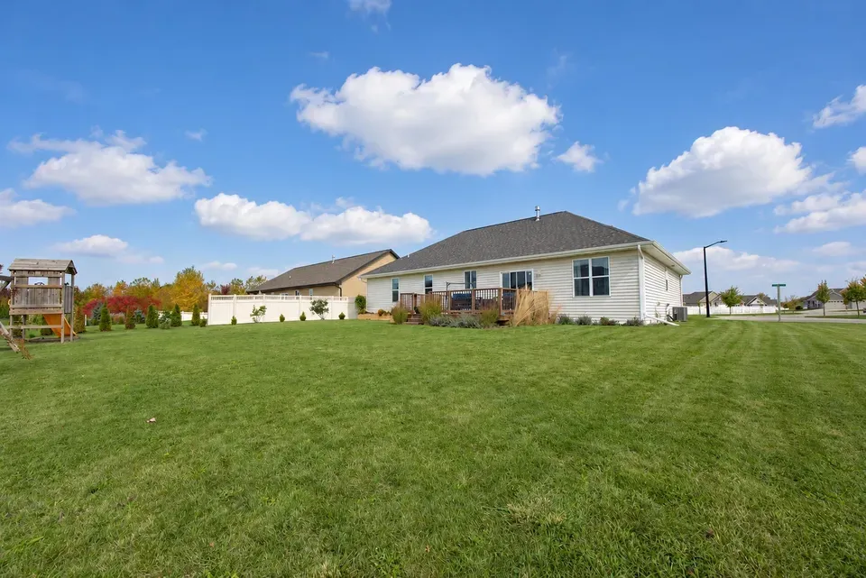 3 Bed 2 Bath Modern Contemporary Residence in Green Bay, WI - 2