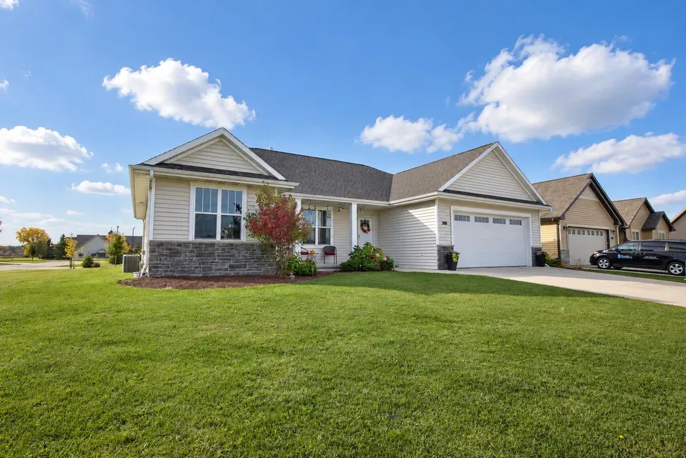 3 Bed 2 Bath Modern Contemporary Residence in Green Bay, WI - 3