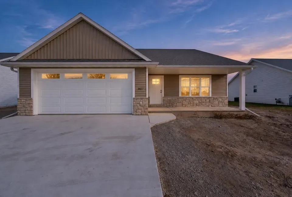 3 Bed 2 Bath Modern Contemporary Residence in Green Bay, WI