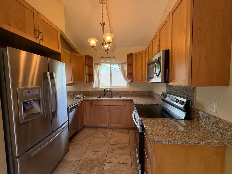 3 Bed 2 Bath Modern Contemporary Residence in Hilo, HI - 4