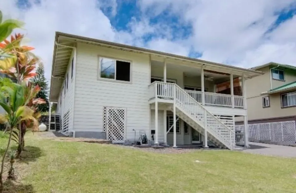 3 Bed 2 Bath Modern Contemporary Residence in Hilo, HI - 2