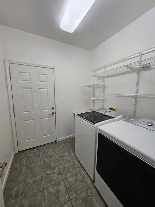 3 Bed 2 Bath Modern Contemporary Residence in Hilo, HI - 4