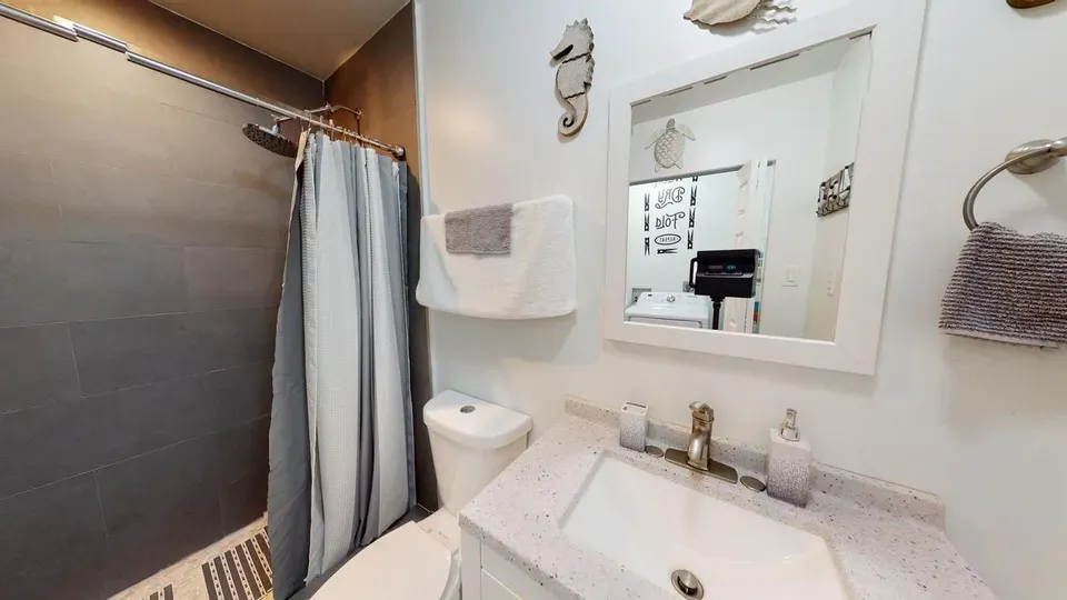 3 Bed 2 Bath Modern Contemporary Residence in Hollywood, FL - 5