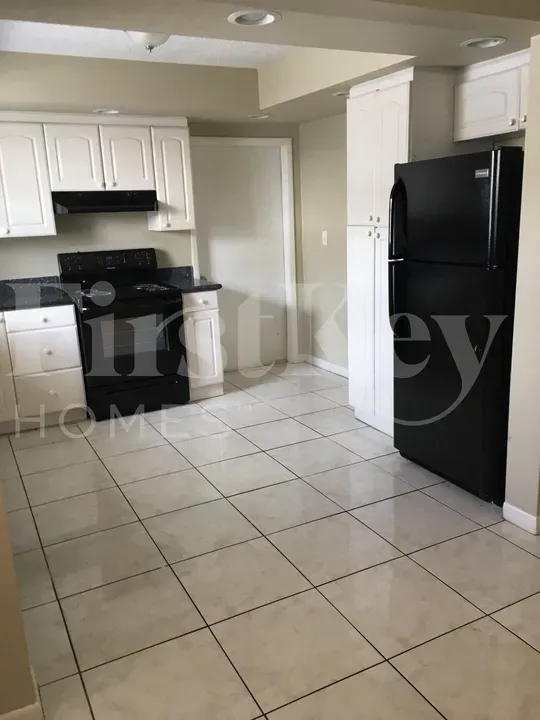 3 Bed 2 Bath Modern Contemporary Residence in Hollywood, FL - 3