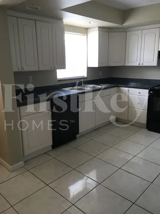 3 Bed 2 Bath Modern Contemporary Residence in Hollywood, FL - 4