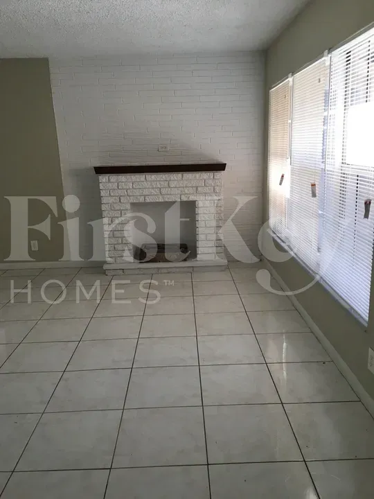 3 Bed 2 Bath Modern Contemporary Residence in Hollywood, FL - 5