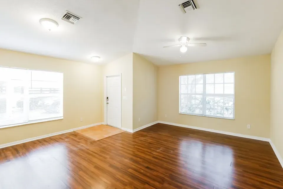 3 Bed 2 Bath Modern Contemporary Residence in Hollywood, FL - 5