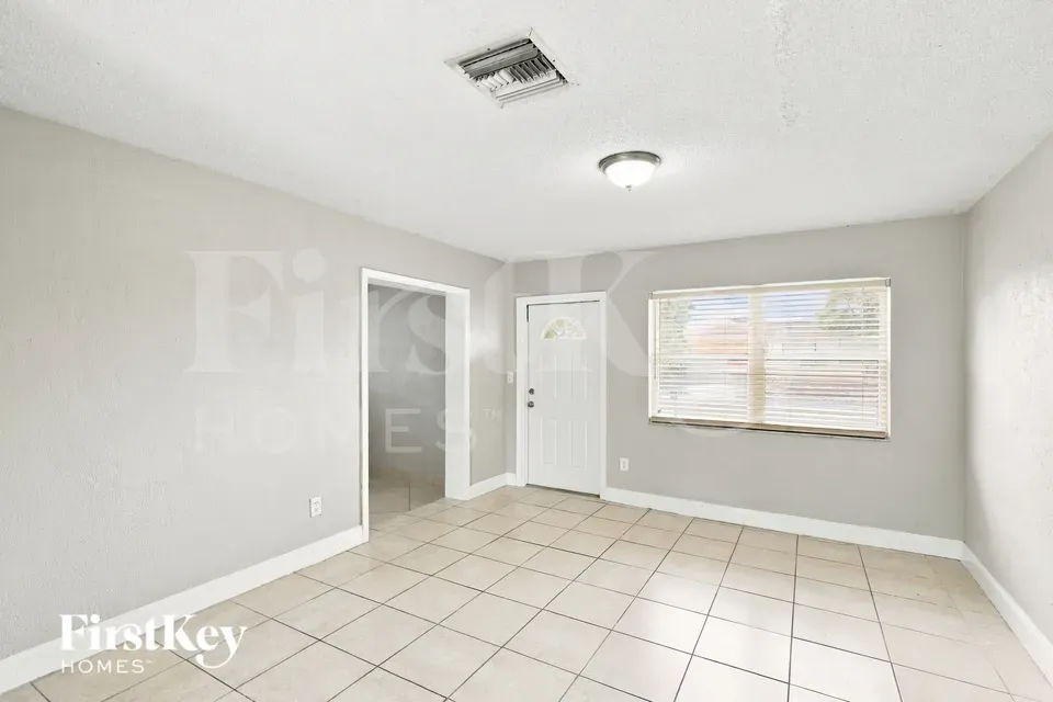 3 Bed 2 Bath Modern Contemporary Residence in Hollywood, FL - 2