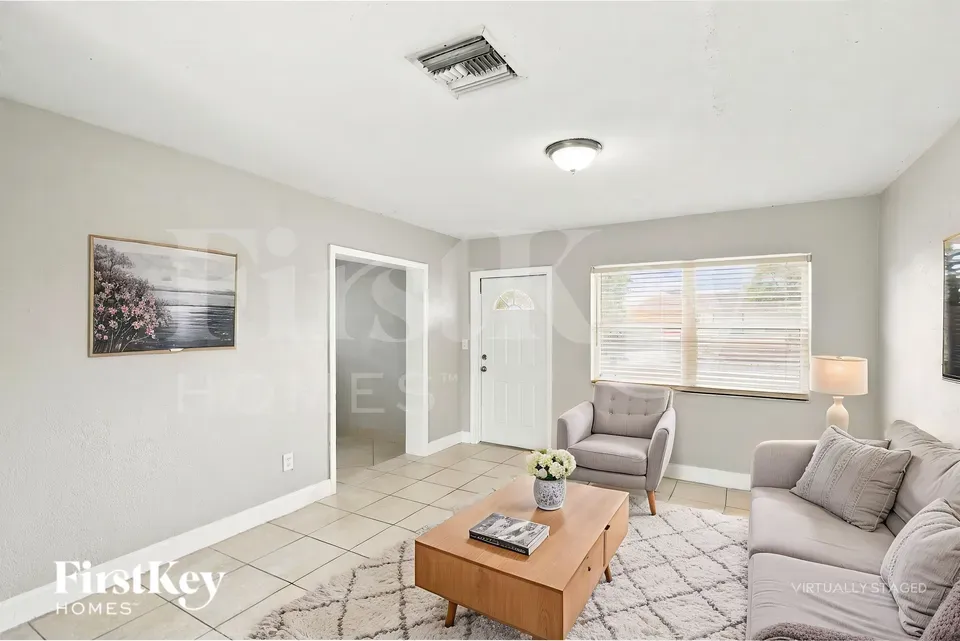 3 Bed 2 Bath Modern Contemporary Residence in Hollywood, FL - 3