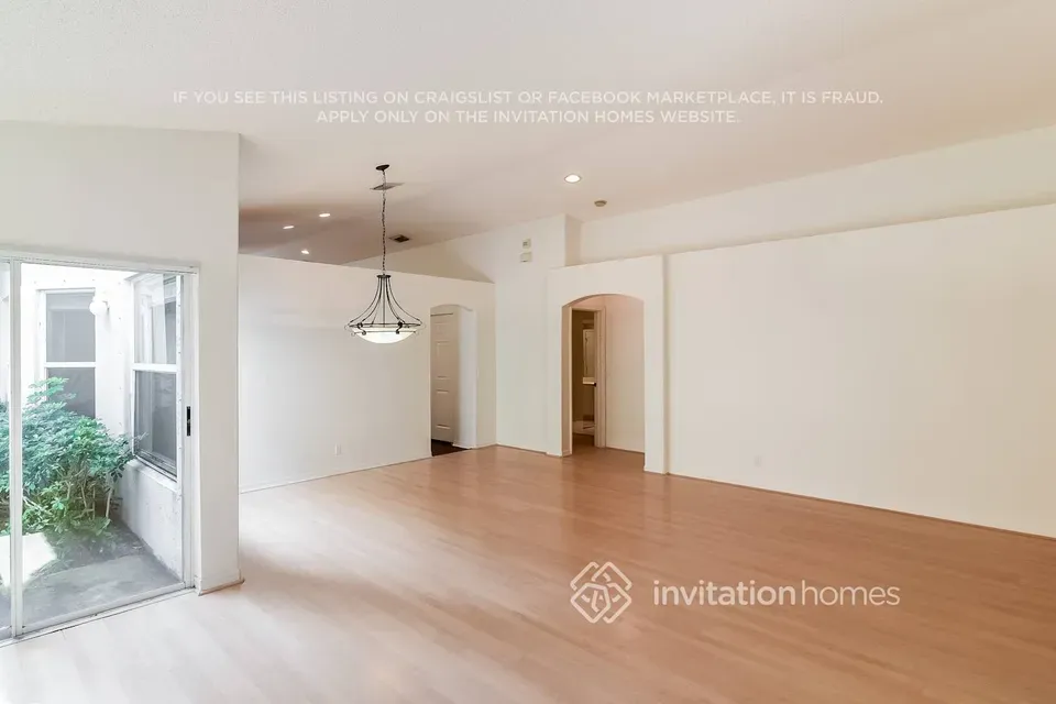 3 Bed 2 Bath Modern Contemporary Residence in Hollywood, FL - 4