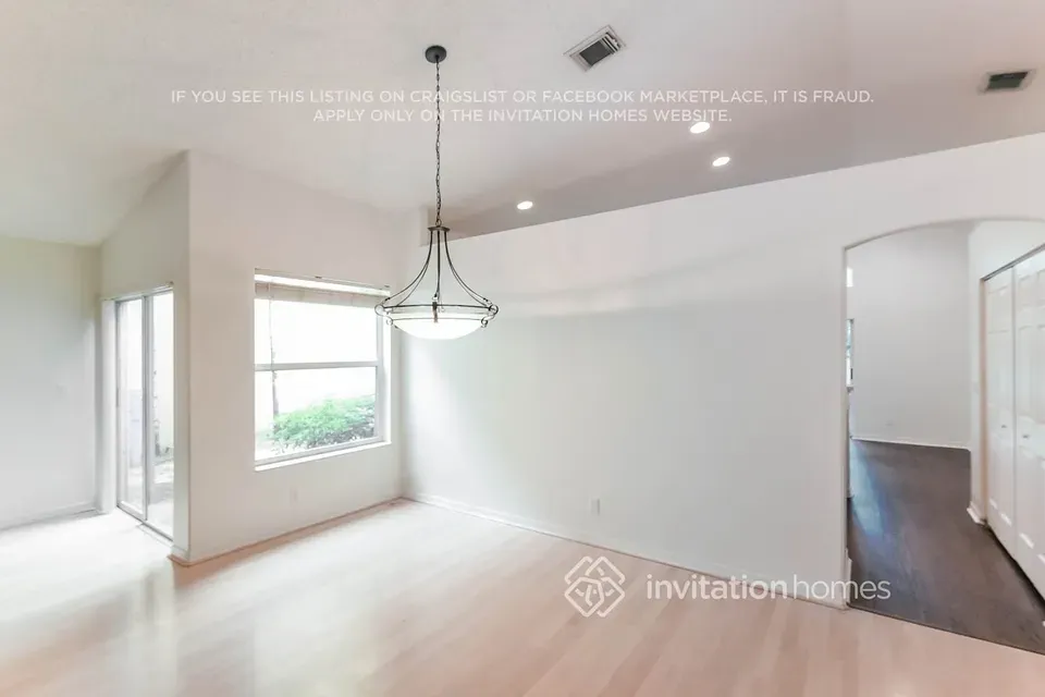 3 Bed 2 Bath Modern Contemporary Residence in Hollywood, FL - 5