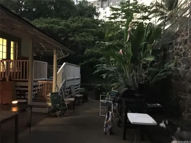 3 Bed 2 Bath Modern Contemporary Residence in Honolulu, HI - 3
