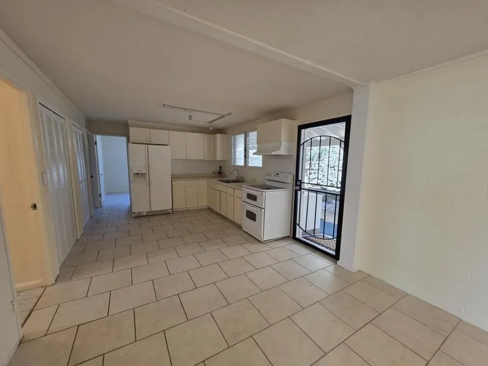 3 Bed 2 Bath Modern Contemporary Residence in Honolulu, HI - 5