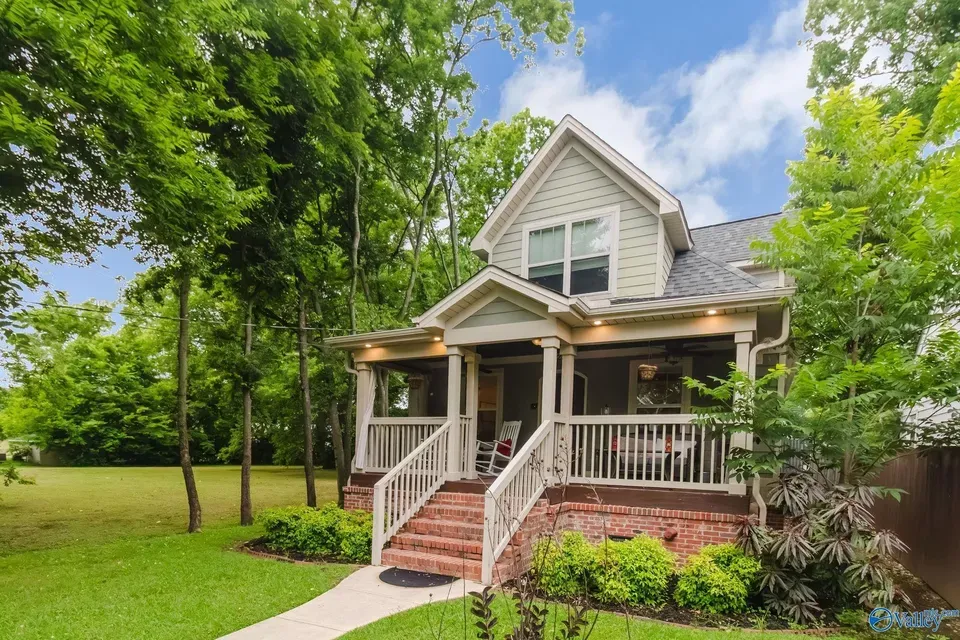 3 Bed 2 Bath Modern Contemporary Residence in Huntsville, AL - 2