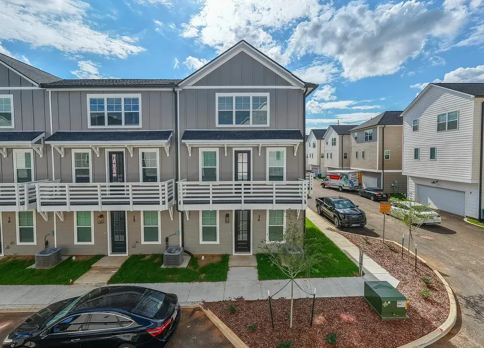 3 Bed 2 Bath Modern Contemporary Residence in Huntsville, AL - 1