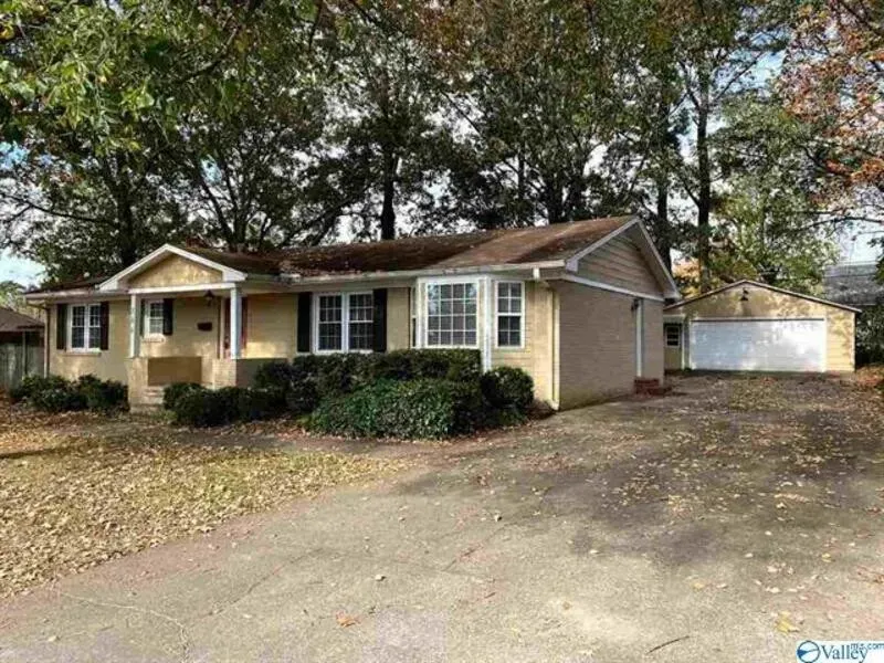 3 Bed 2 Bath Modern Contemporary Residence in Huntsville, AL - 4